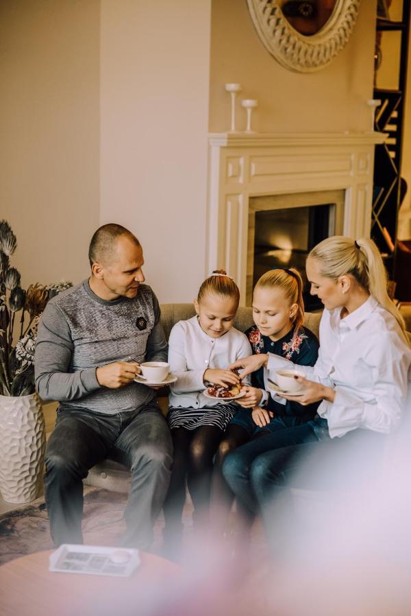 Bahnhofs Hotel Alūksne Zewnętrze zdjęcie